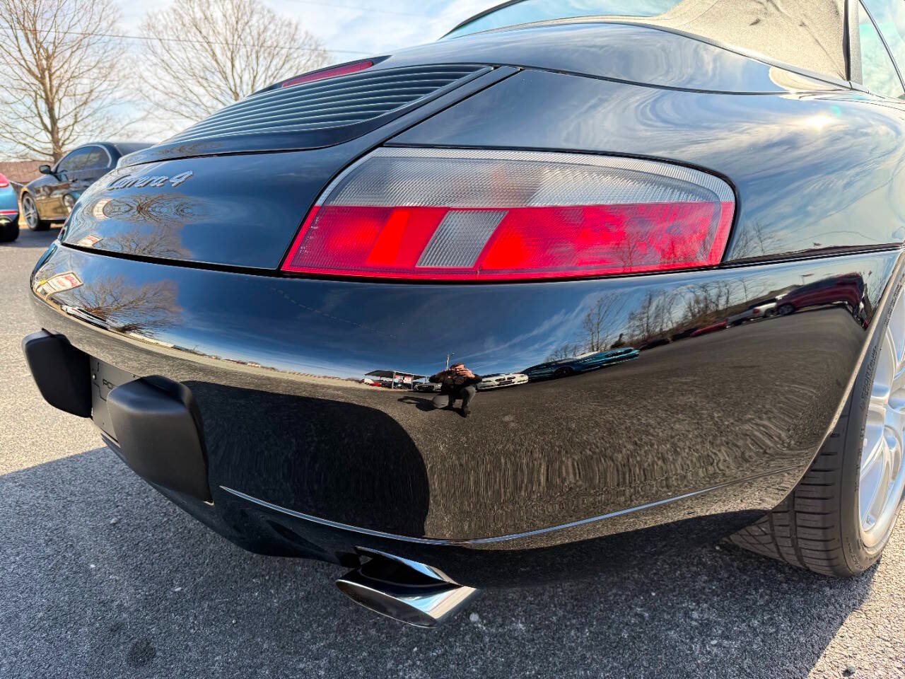 Porsche 911 Carrera 4 2D Cabriolet 2000