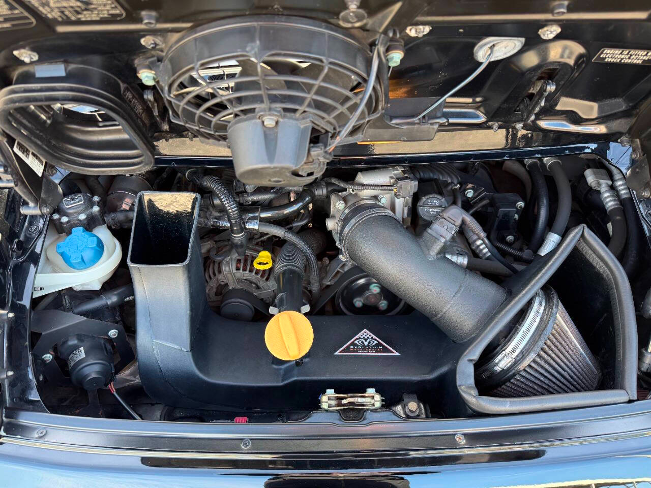 Porsche 911 Carrera 4 2D Cabriolet 2000