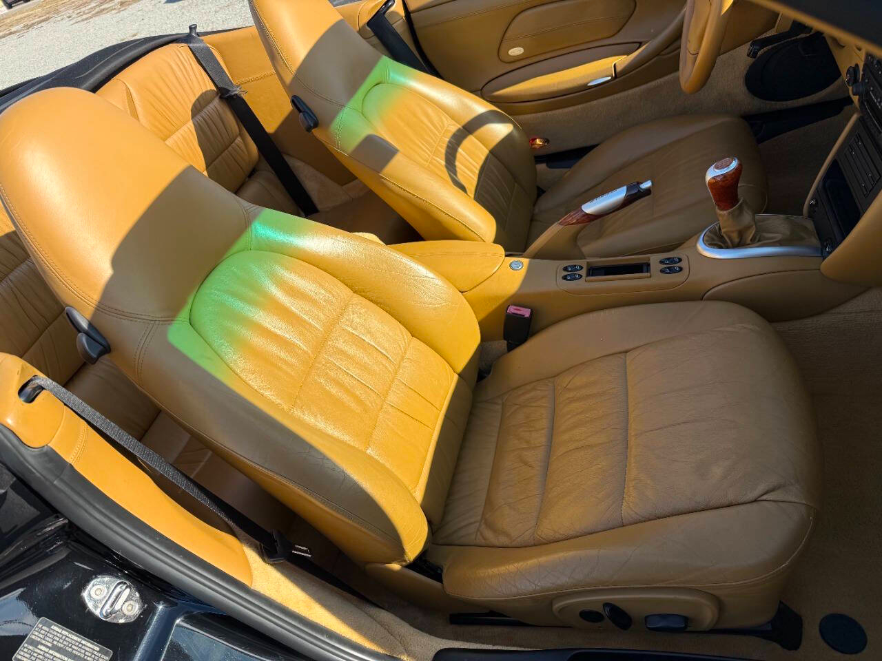 Porsche 911 Carrera 4 2D Cabriolet 2000