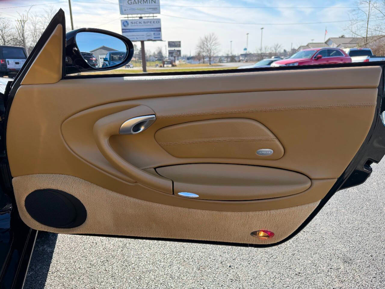 Porsche 911 Carrera 4 2D Cabriolet 2000