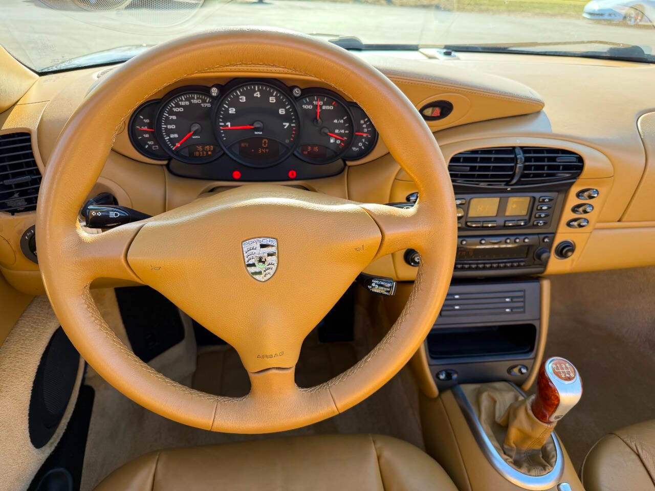 Porsche 911 Carrera 4 2D Cabriolet 2000