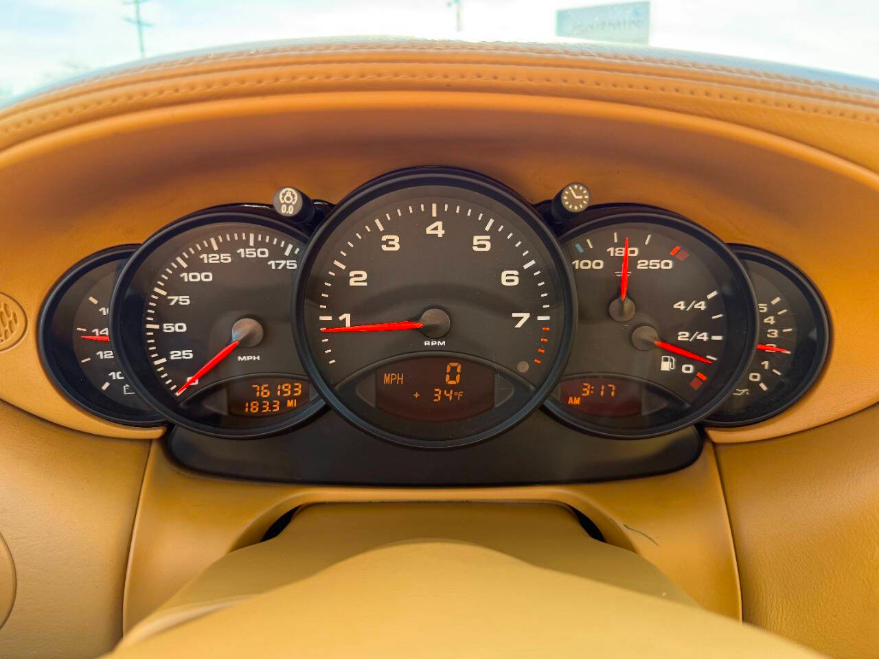 Porsche 911 Carrera 4 2D Cabriolet 2000