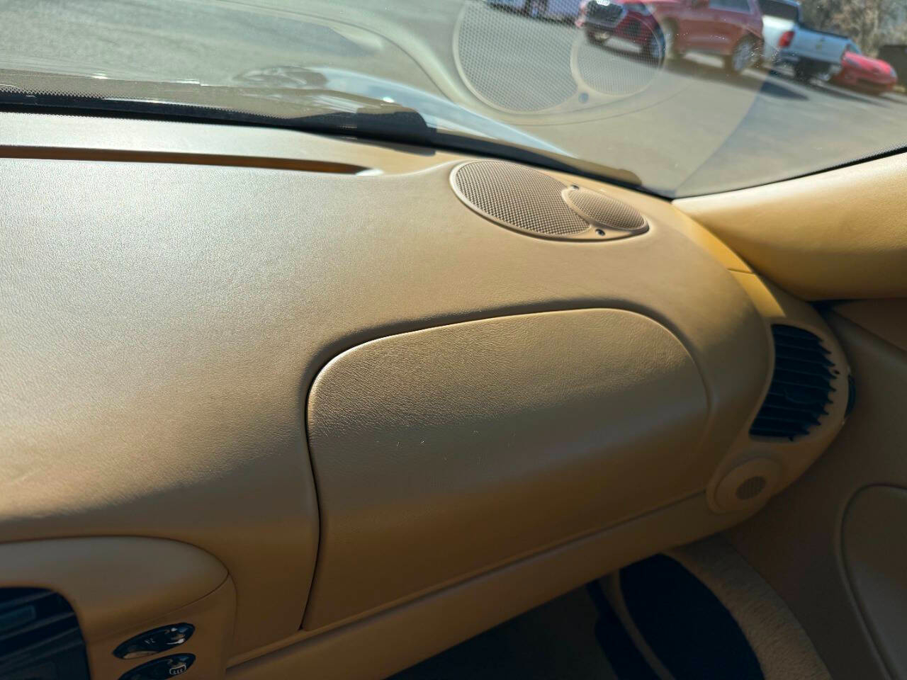 Porsche 911 Carrera 4 2D Cabriolet 2000