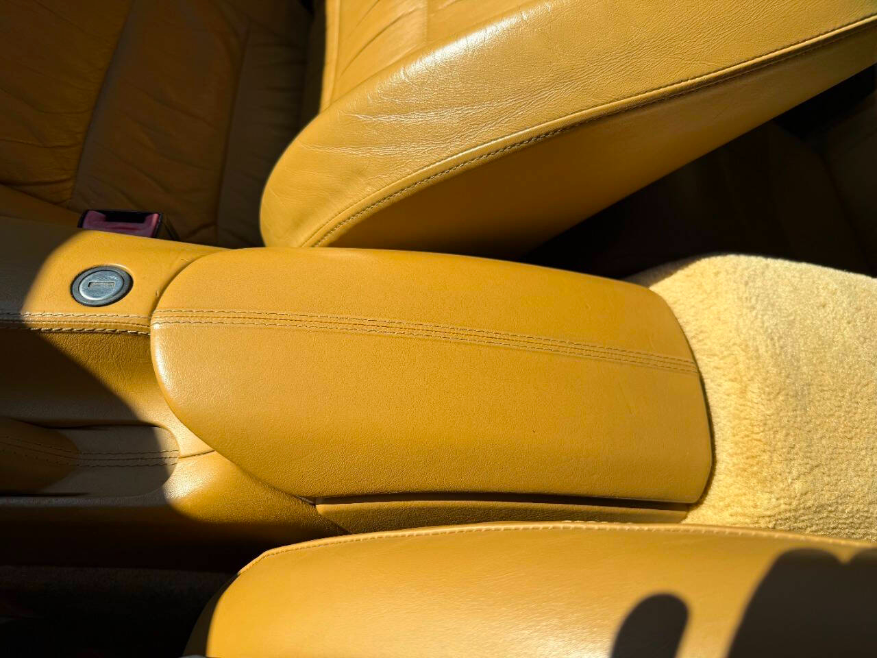 Porsche 911 Carrera 4 2D Cabriolet 2000