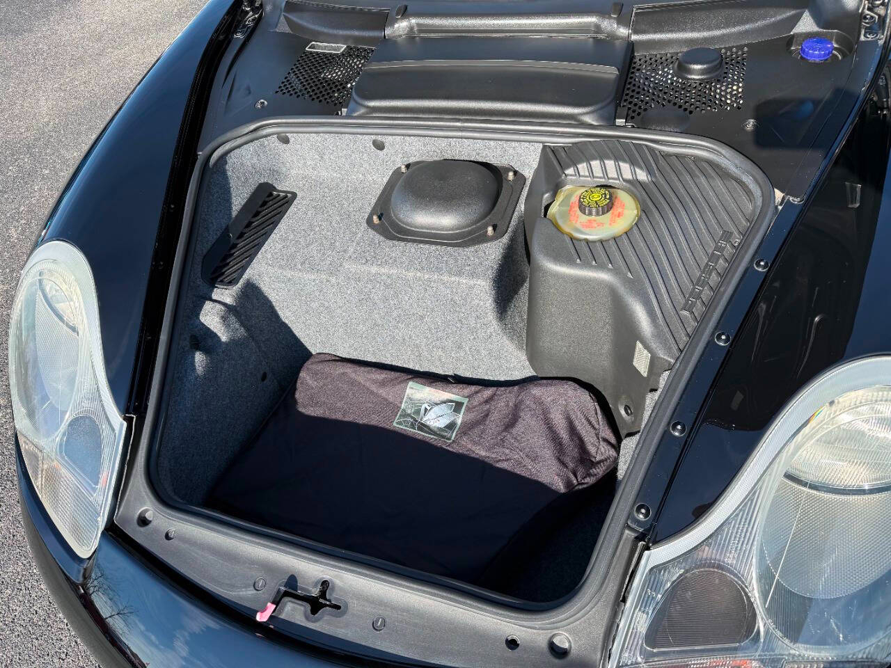 Porsche 911 Carrera 4 2D Cabriolet 2000