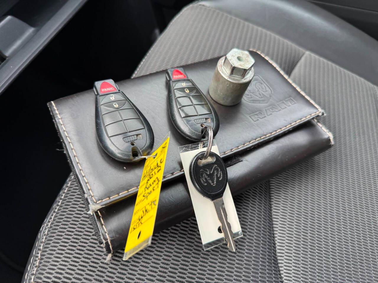 RAM 1500 4WD Quad Cab 140.5" Sport 2012