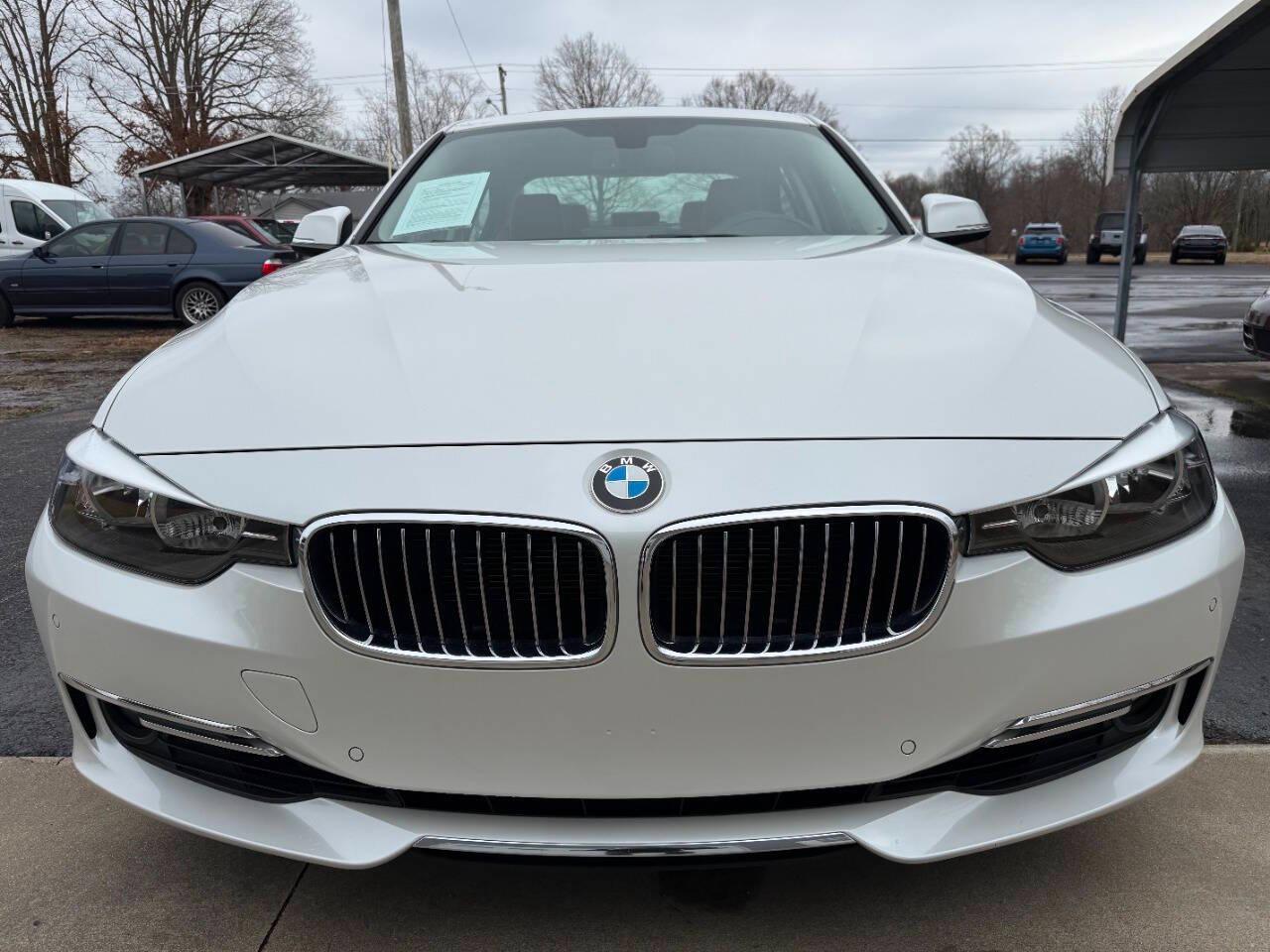 BMW 3 Series 4dr Sdn 328i RWD 2014