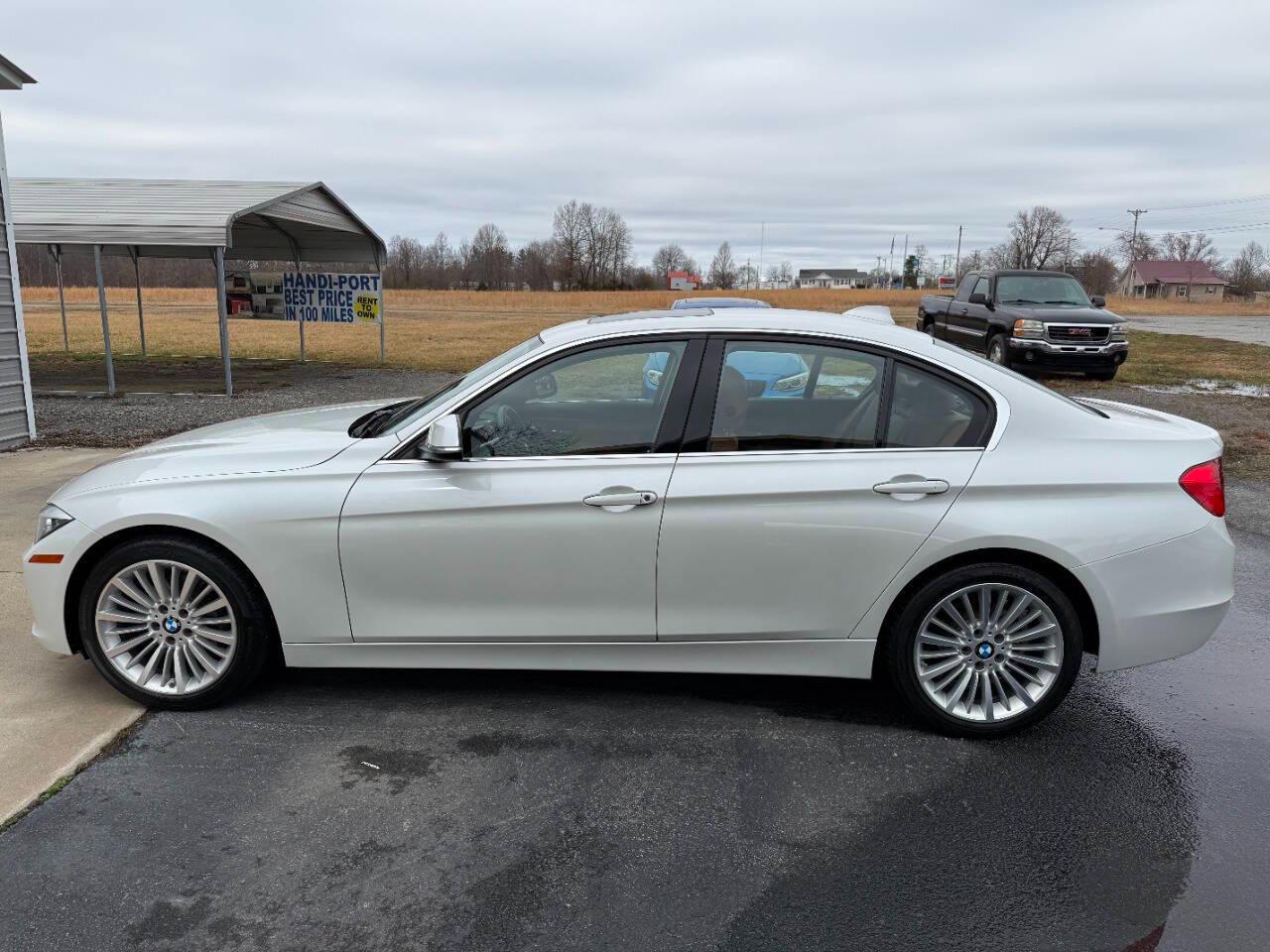 BMW 3 Series 4dr Sdn 328i RWD 2014