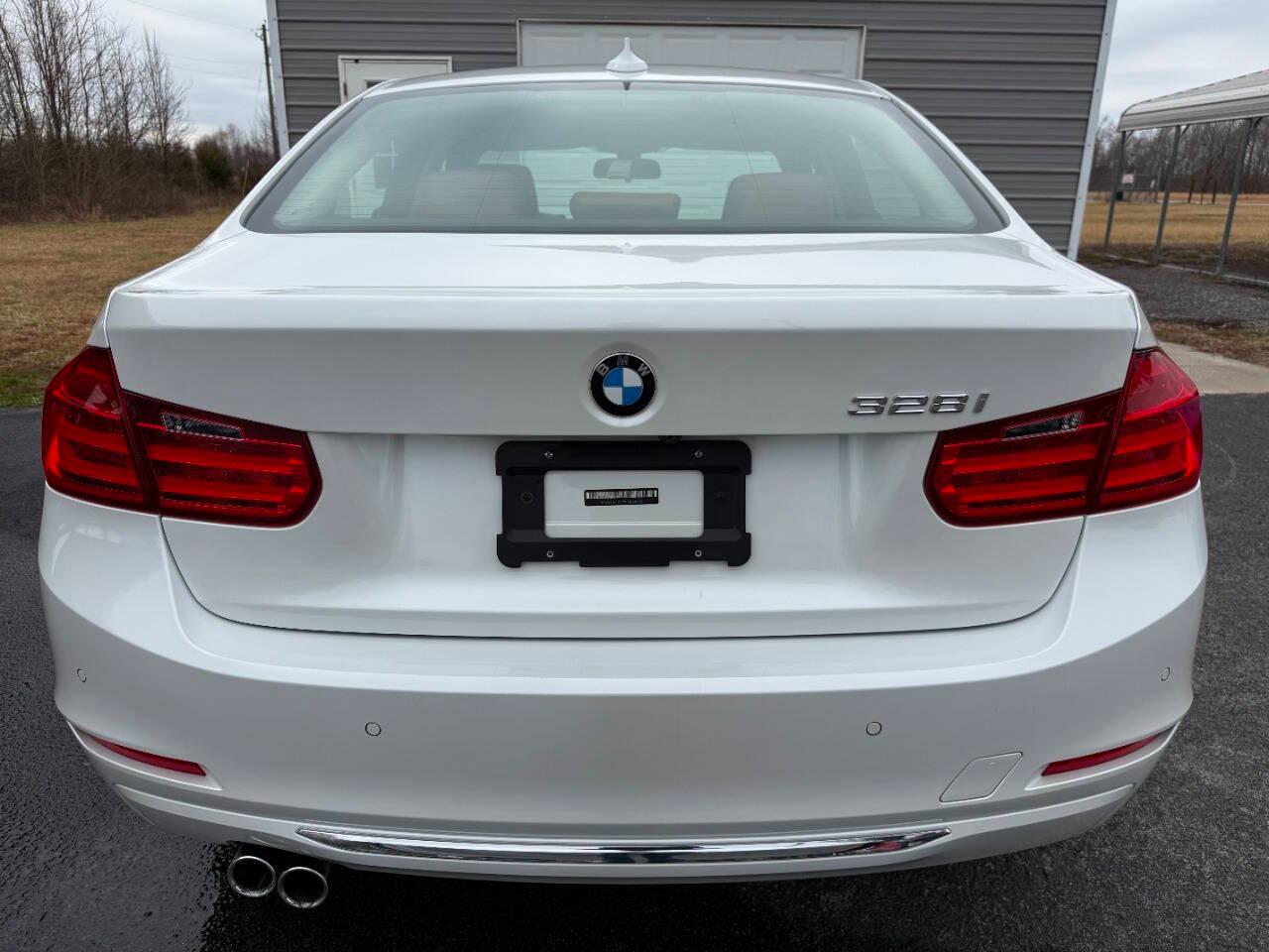 BMW 3 Series 4dr Sdn 328i RWD 2014