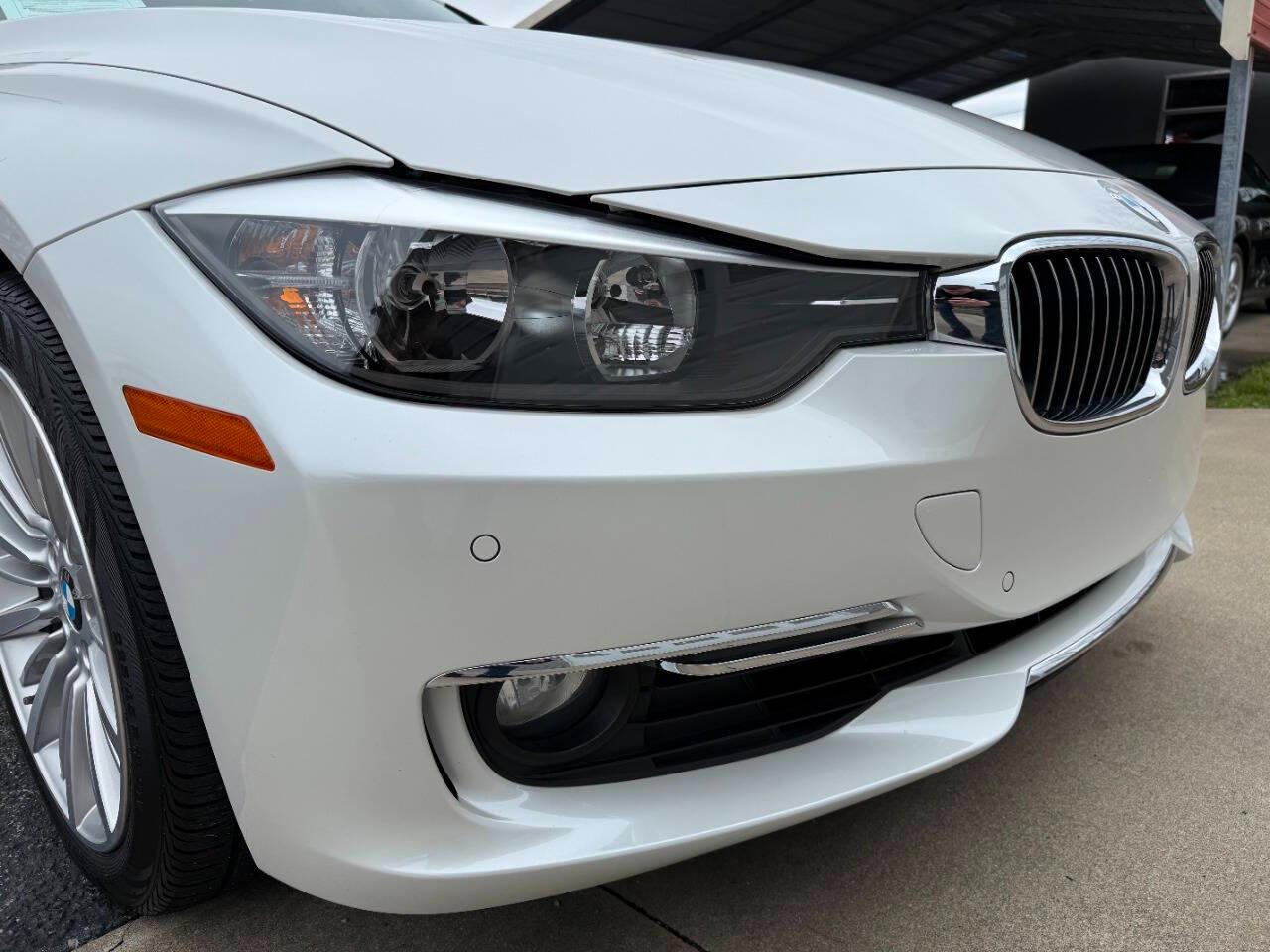 BMW 3 Series 4dr Sdn 328i RWD 2014