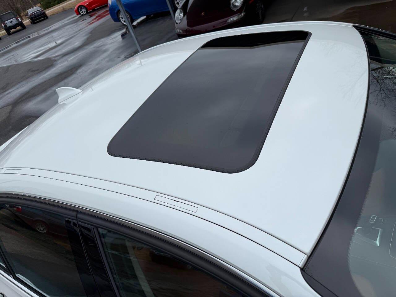 BMW 3 Series 4dr Sdn 328i RWD 2014