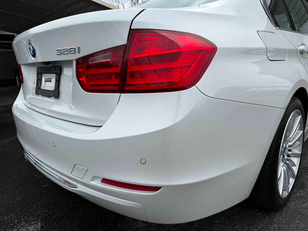 BMW 3 Series 4dr Sdn 328i RWD 2014