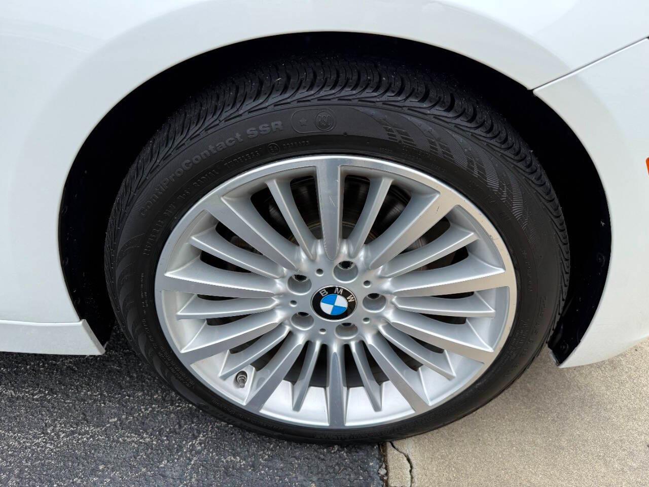 BMW 3 Series 4dr Sdn 328i RWD 2014