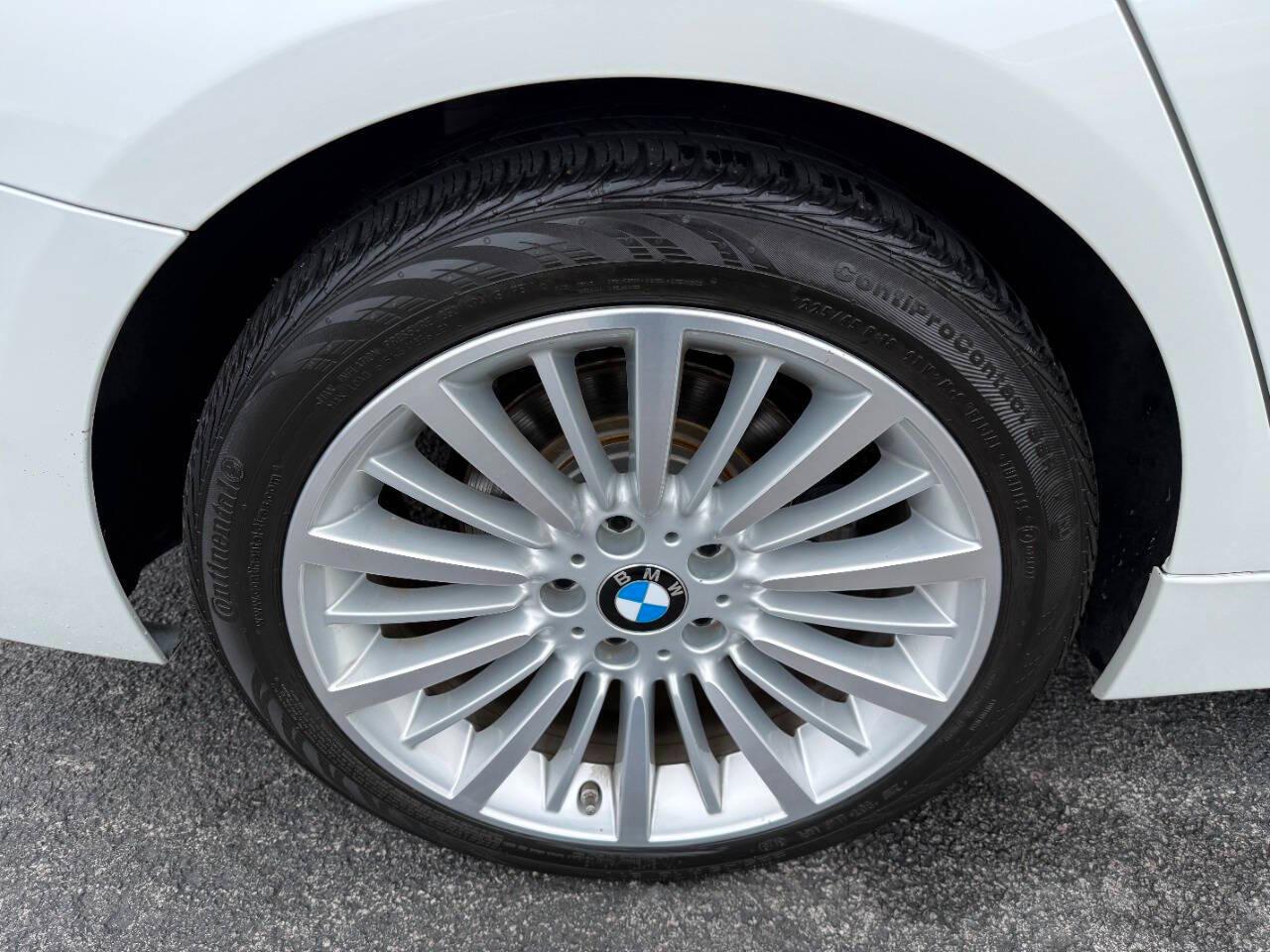 BMW 3 Series 4dr Sdn 328i RWD 2014