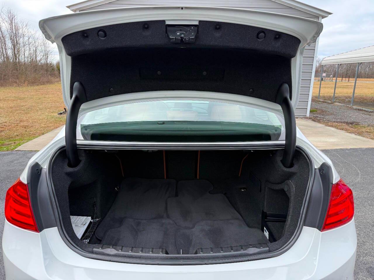 BMW 3 Series 4dr Sdn 328i RWD 2014