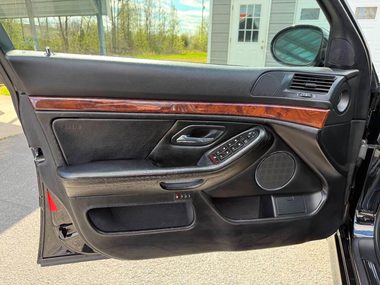 BMW 5 Series M5 4dr Sdn 6-Spd Manual 2001