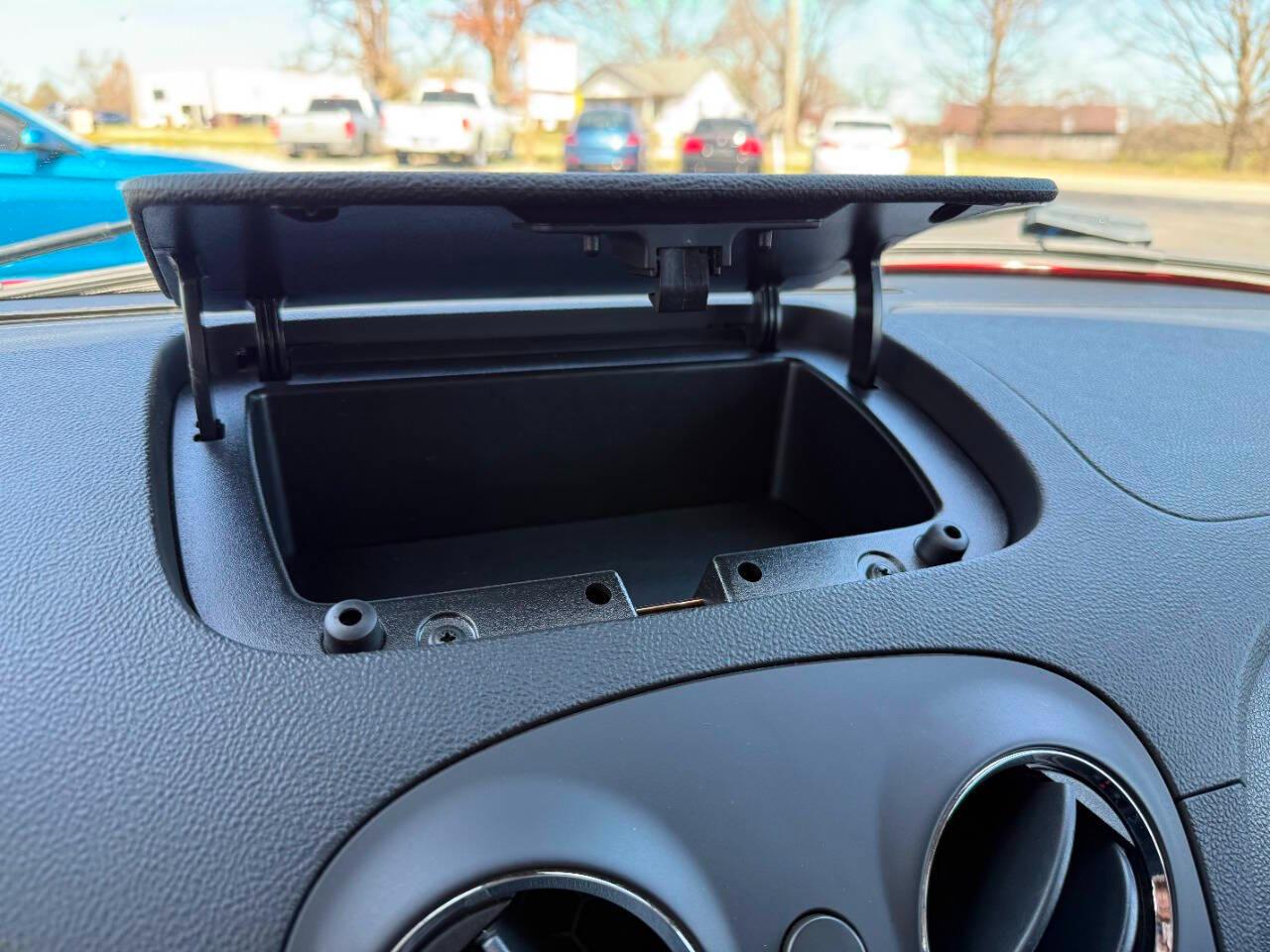 Chevrolet HHR FWD 4dr LT w/2LT 2011