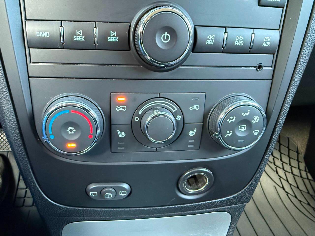 Chevrolet HHR FWD 4dr LT w/2LT 2011