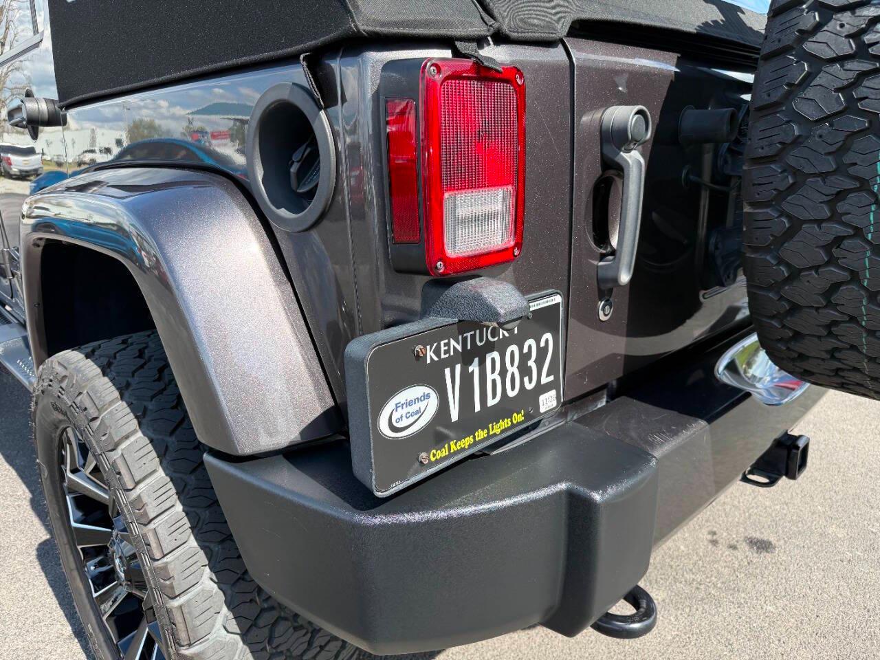 Jeep Wrangler Unlimited 4WD 4dr Sahara 2016