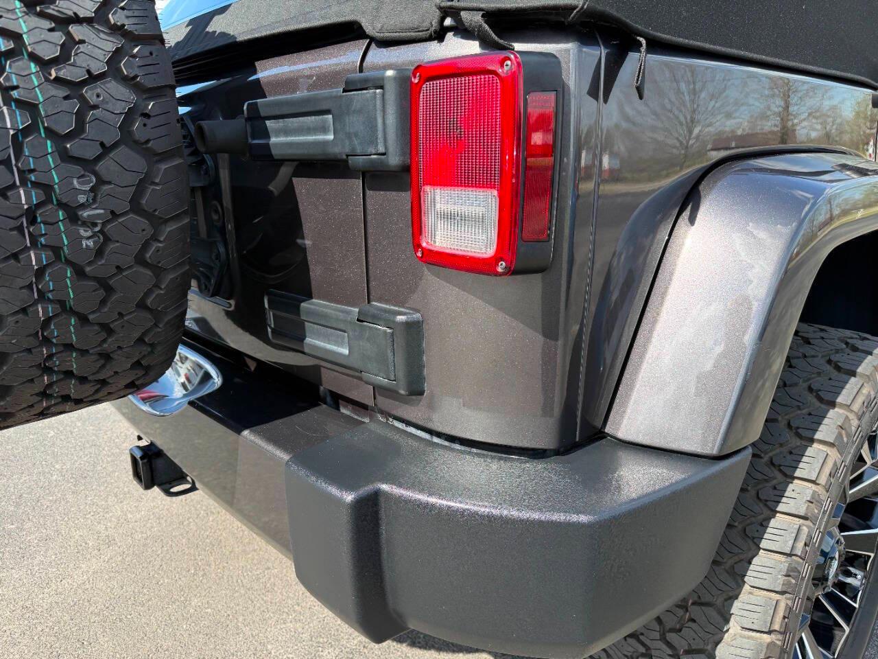 Jeep Wrangler Unlimited 4WD 4dr Sahara 2016