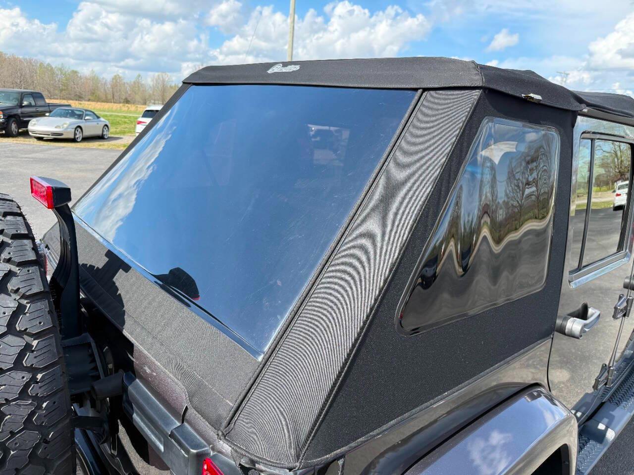 Jeep Wrangler Unlimited 4WD 4dr Sahara 2016