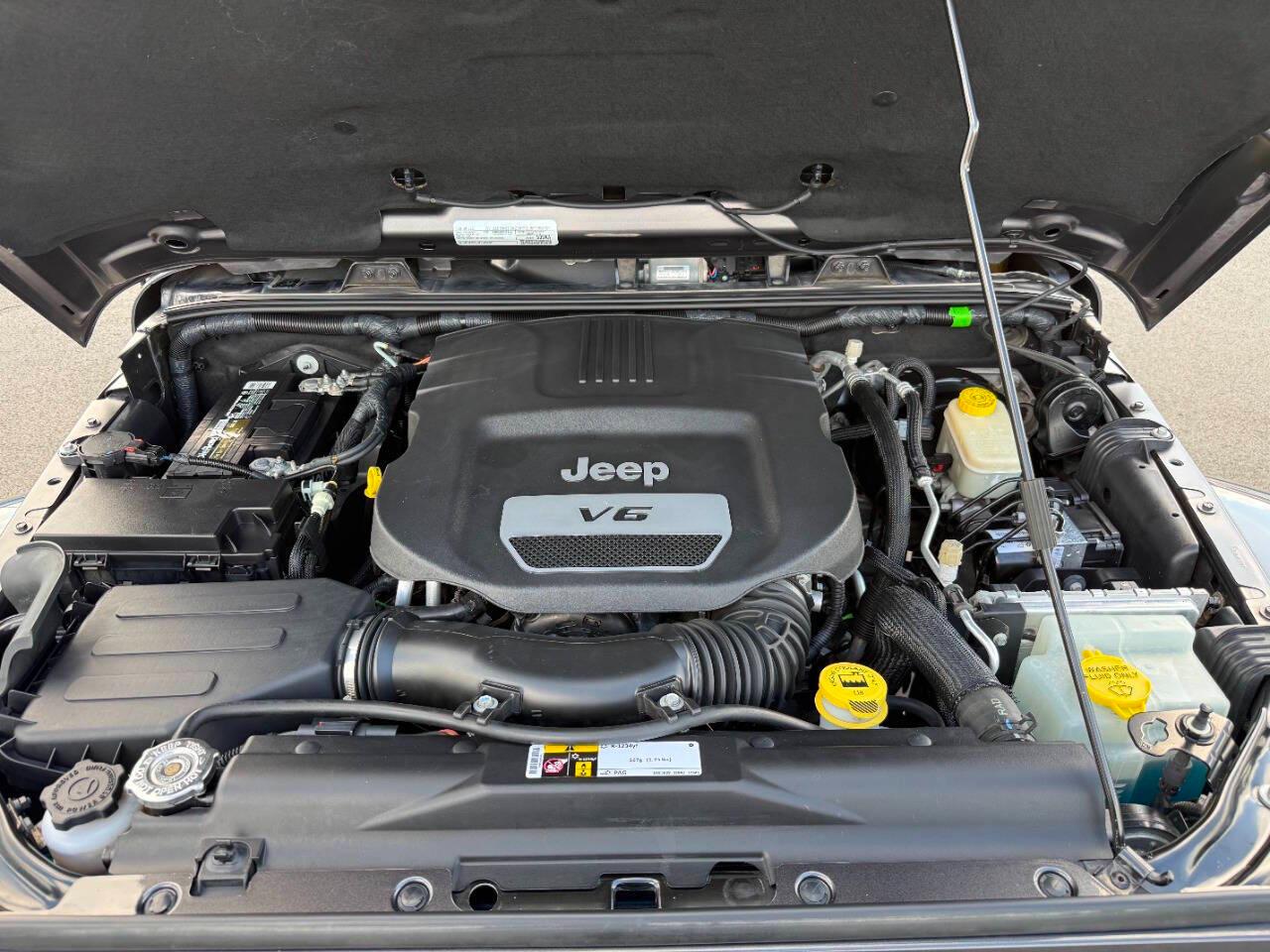 Jeep Wrangler Unlimited 4WD 4dr Sahara 2016