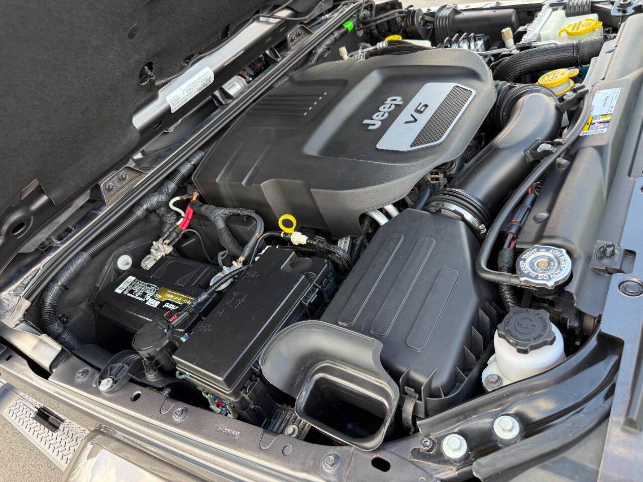 Jeep Wrangler Unlimited 4WD 4dr Sahara 2016