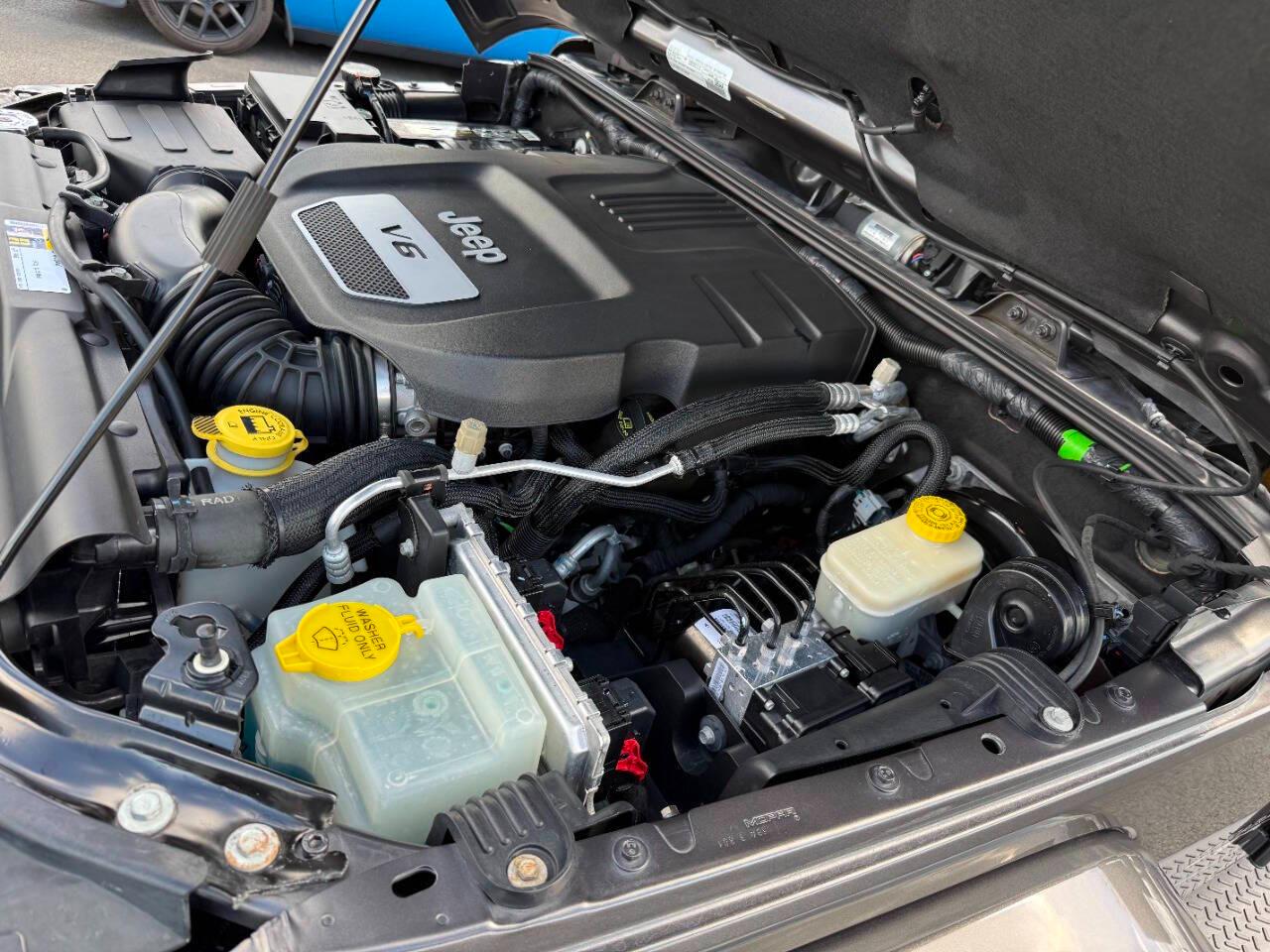 Jeep Wrangler Unlimited 4WD 4dr Sahara 2016