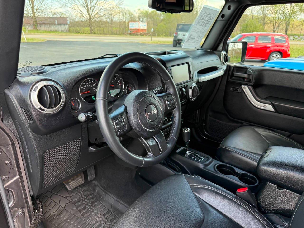 Jeep Wrangler Unlimited 4WD 4dr Sahara 2016