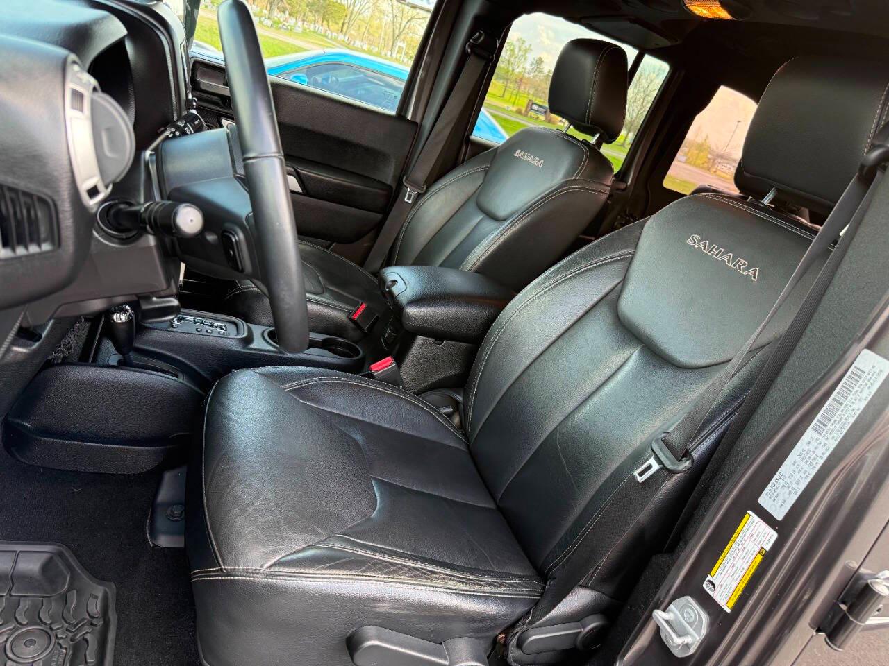 Jeep Wrangler Unlimited 4WD 4dr Sahara 2016