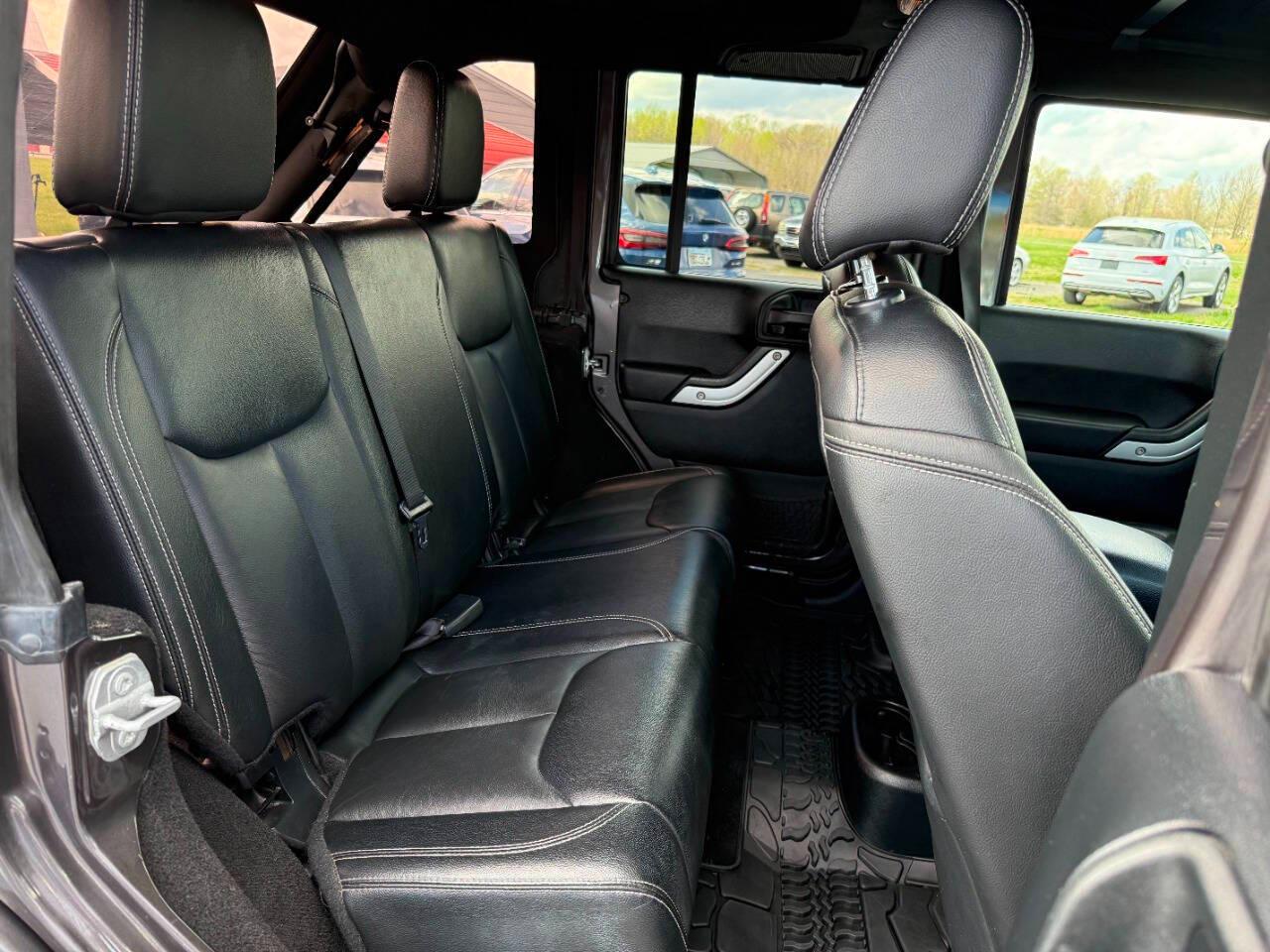 Jeep Wrangler Unlimited 4WD 4dr Sahara 2016