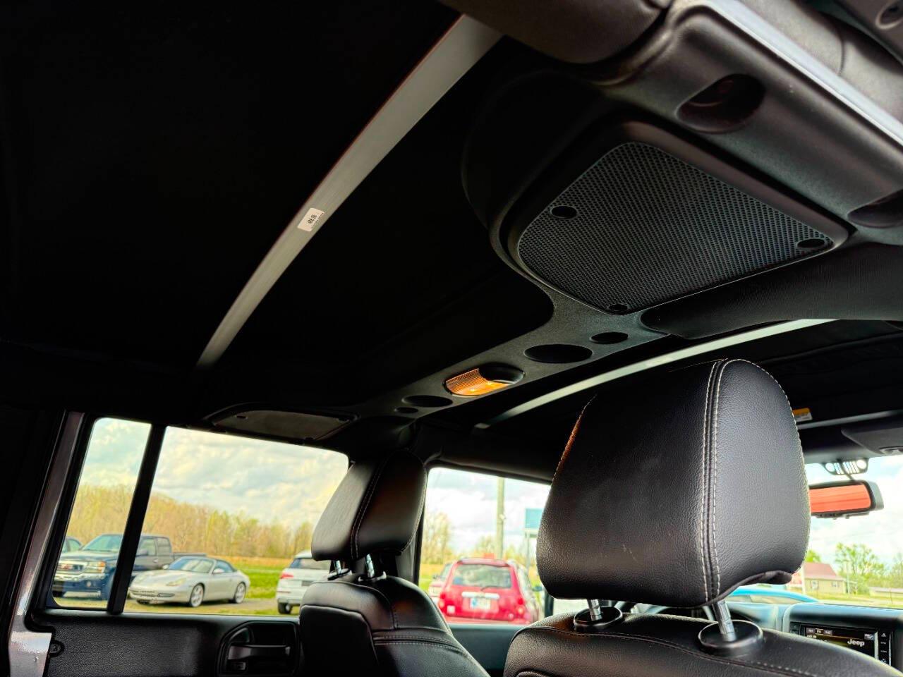 Jeep Wrangler Unlimited 4WD 4dr Sahara 2016