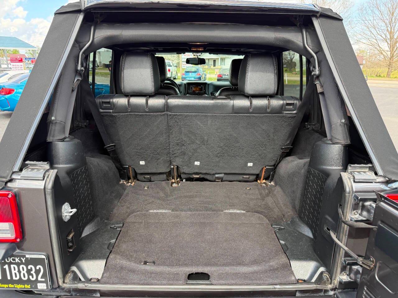 Jeep Wrangler Unlimited 4WD 4dr Sahara 2016