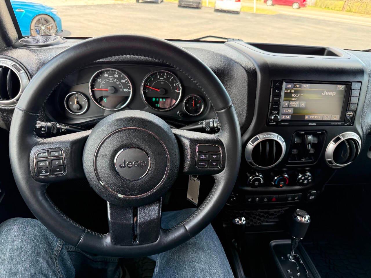 Jeep Wrangler Unlimited 4WD 4dr Sahara 2016