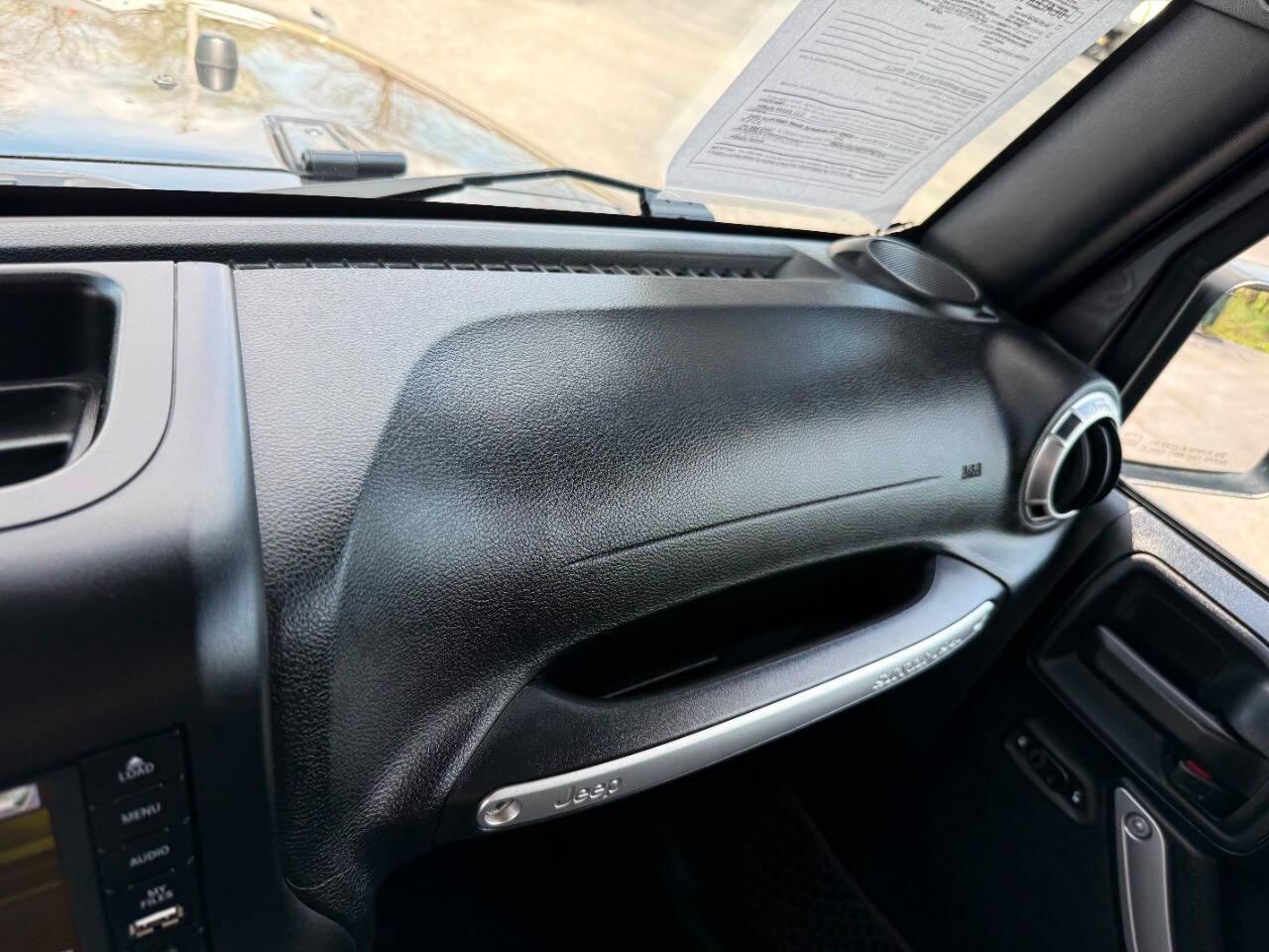 Jeep Wrangler Unlimited 4WD 4dr Sahara 2016