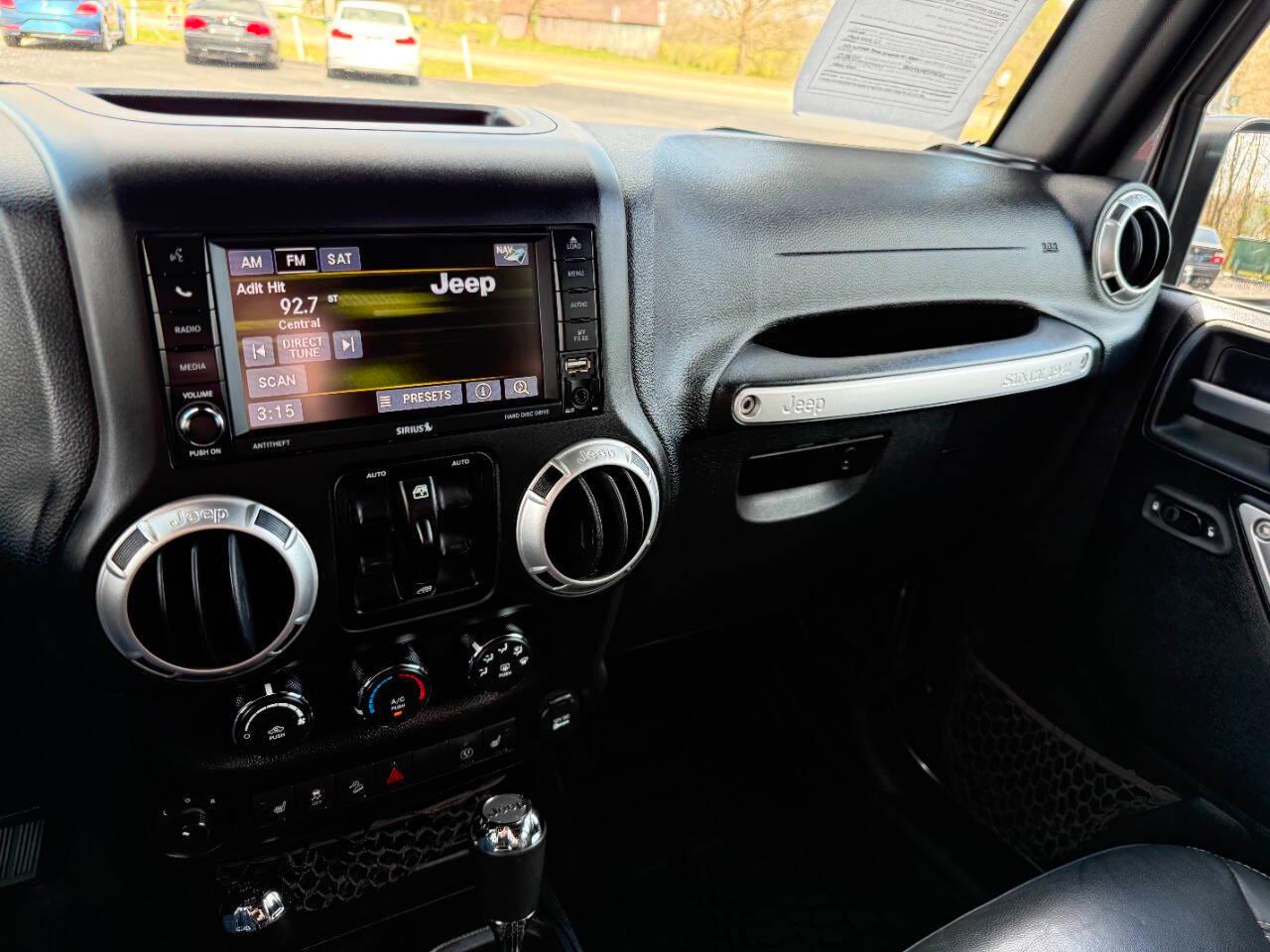 Jeep Wrangler Unlimited 4WD 4dr Sahara 2016