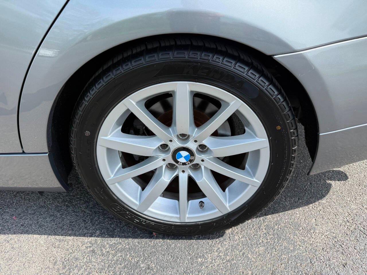 BMW 3 Series 4dr Sdn 328i RWD South Africa 2009