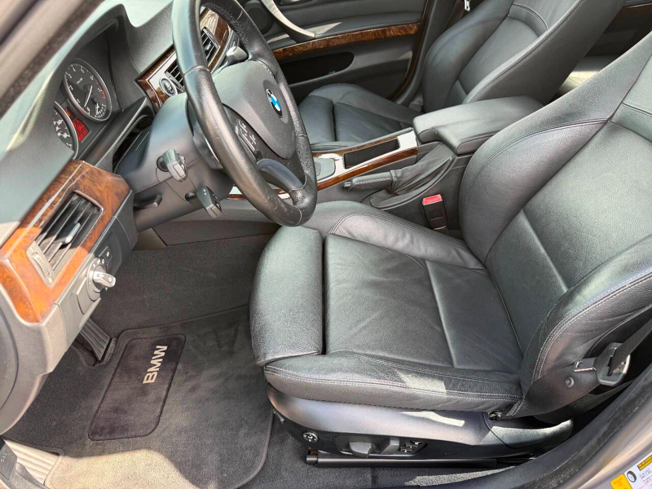 BMW 3 Series 4dr Sdn 328i RWD South Africa 2009