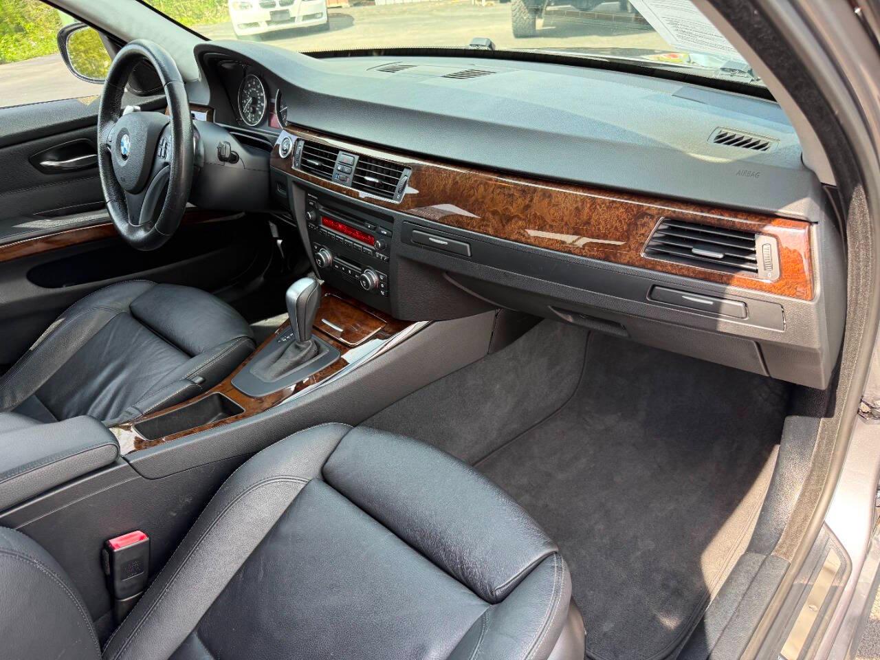 BMW 3 Series 4dr Sdn 328i RWD South Africa 2009