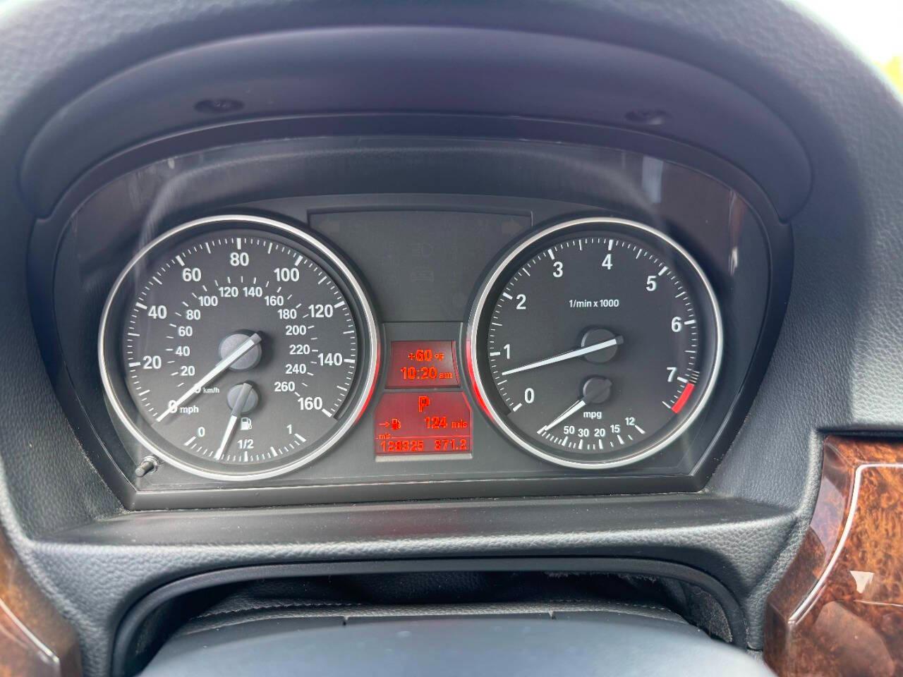 BMW 3 Series 4dr Sdn 328i RWD South Africa 2009