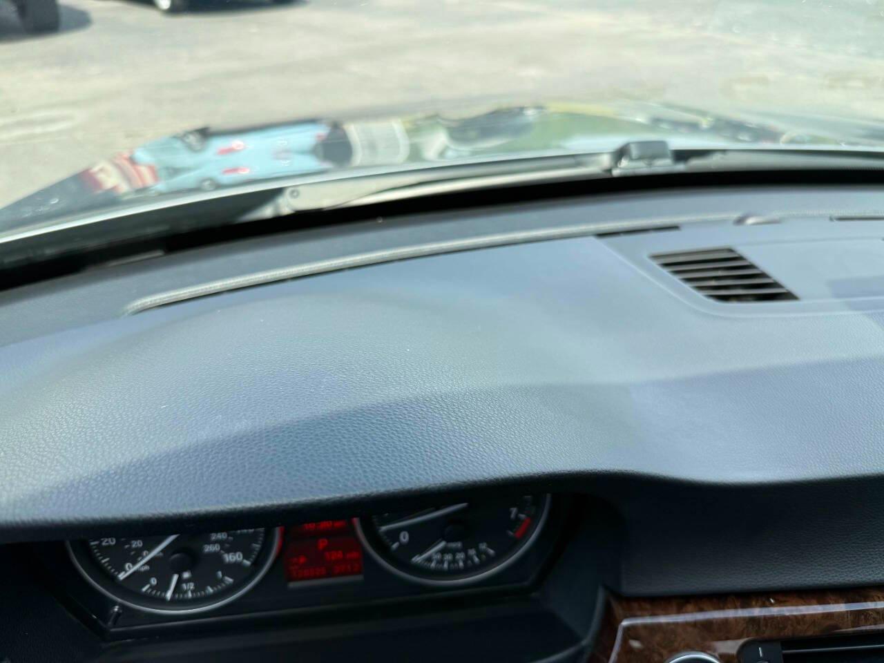 BMW 3 Series 4dr Sdn 328i RWD South Africa 2009