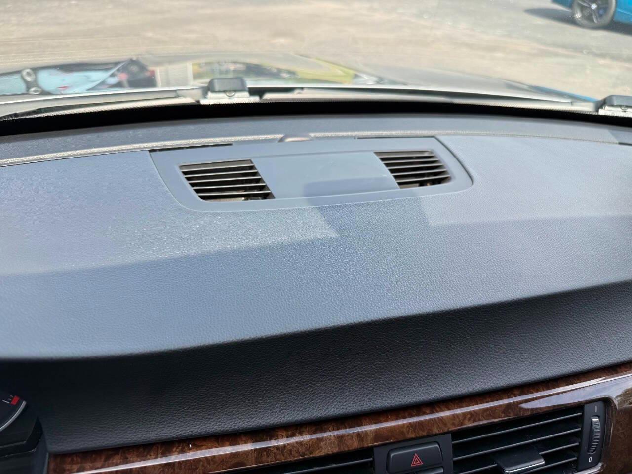 BMW 3 Series 4dr Sdn 328i RWD South Africa 2009