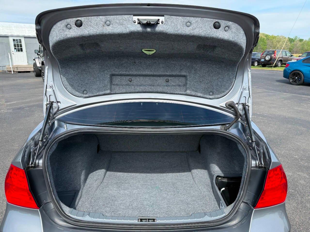 BMW 3 Series 4dr Sdn 328i RWD South Africa 2009