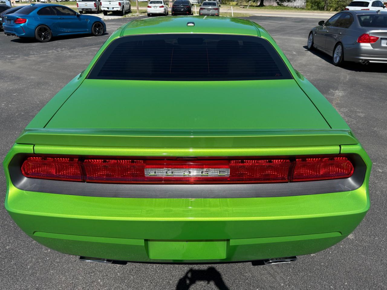 Dodge Challenger 2dr Cpe R/T Classic 2011