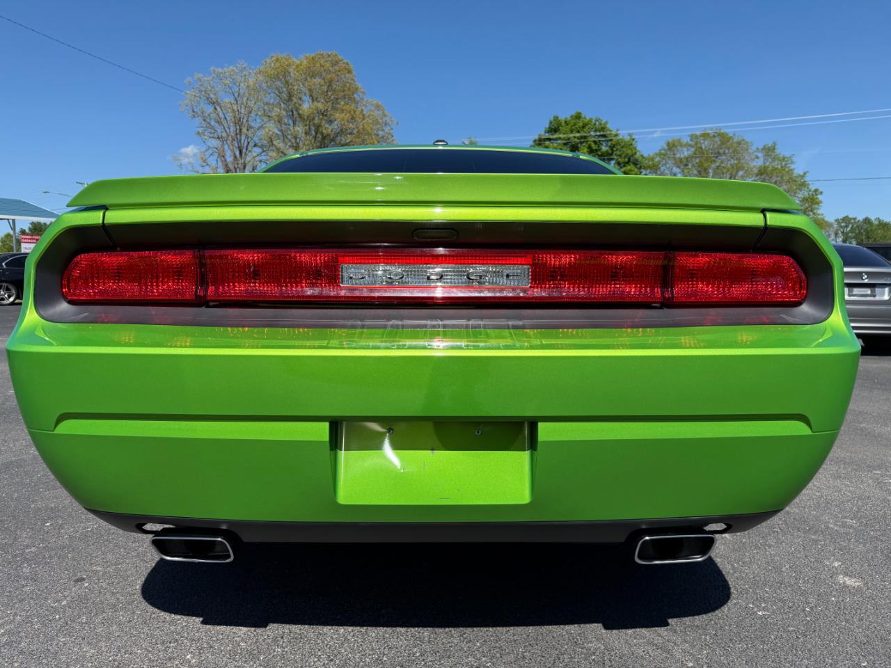 Dodge Challenger 2dr Cpe R/T Classic 2011