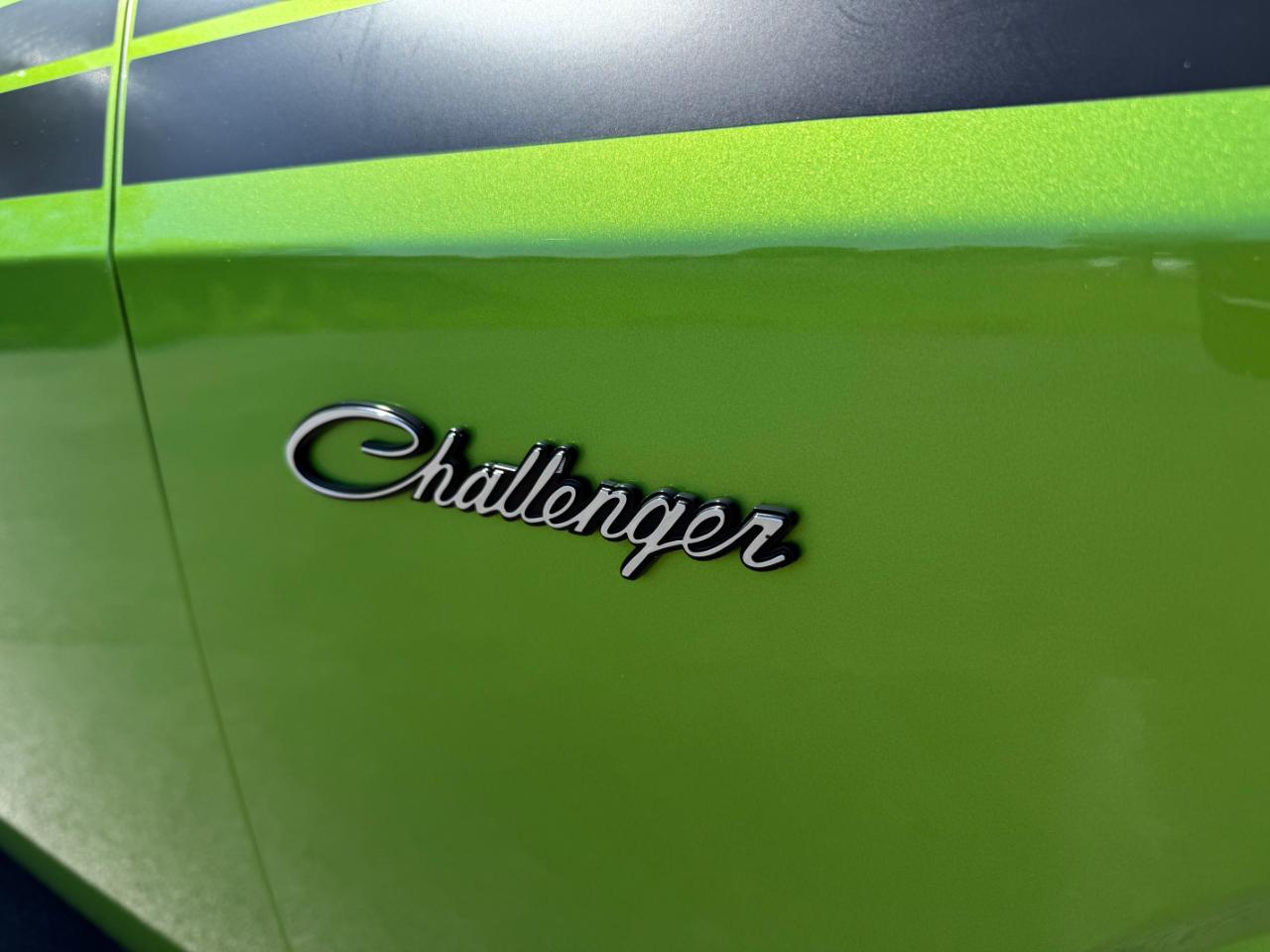 Dodge Challenger 2dr Cpe R/T Classic 2011