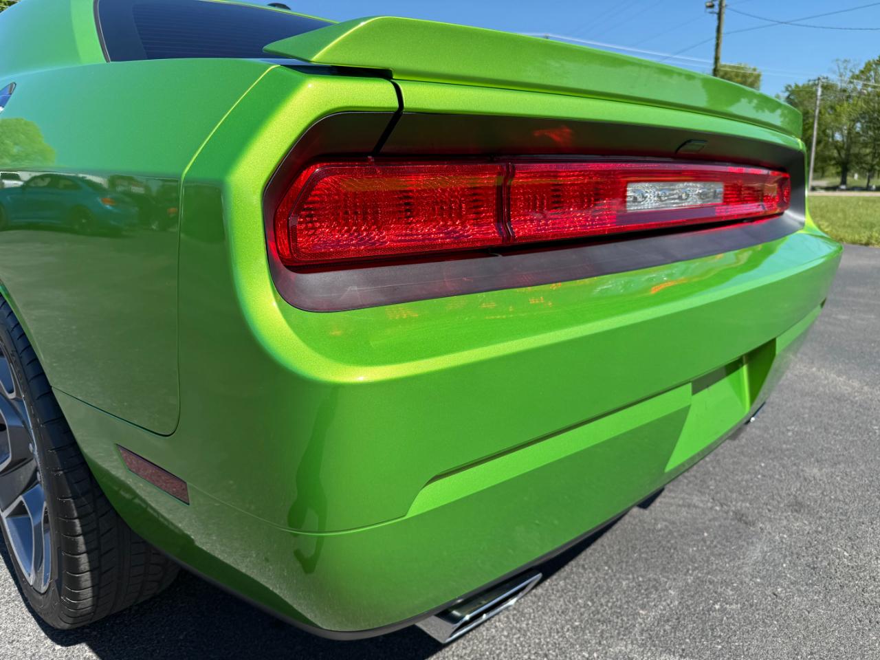 Dodge Challenger 2dr Cpe R/T Classic 2011