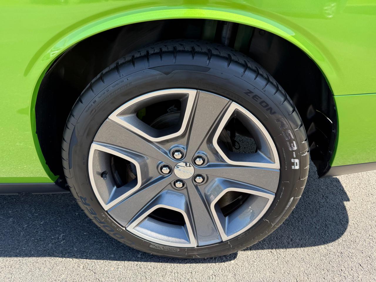 Dodge Challenger 2dr Cpe R/T Classic 2011