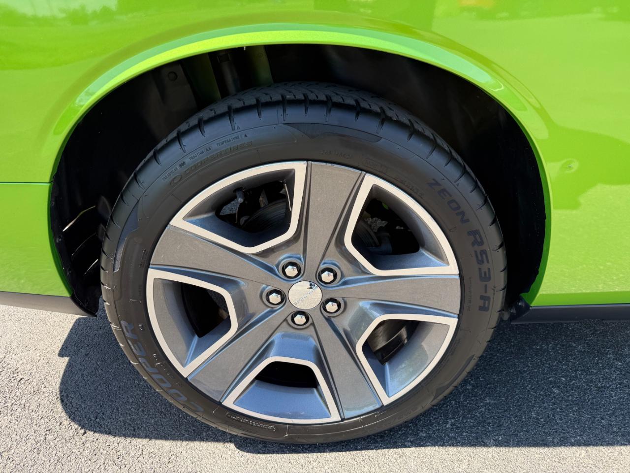 Dodge Challenger 2dr Cpe R/T Classic 2011