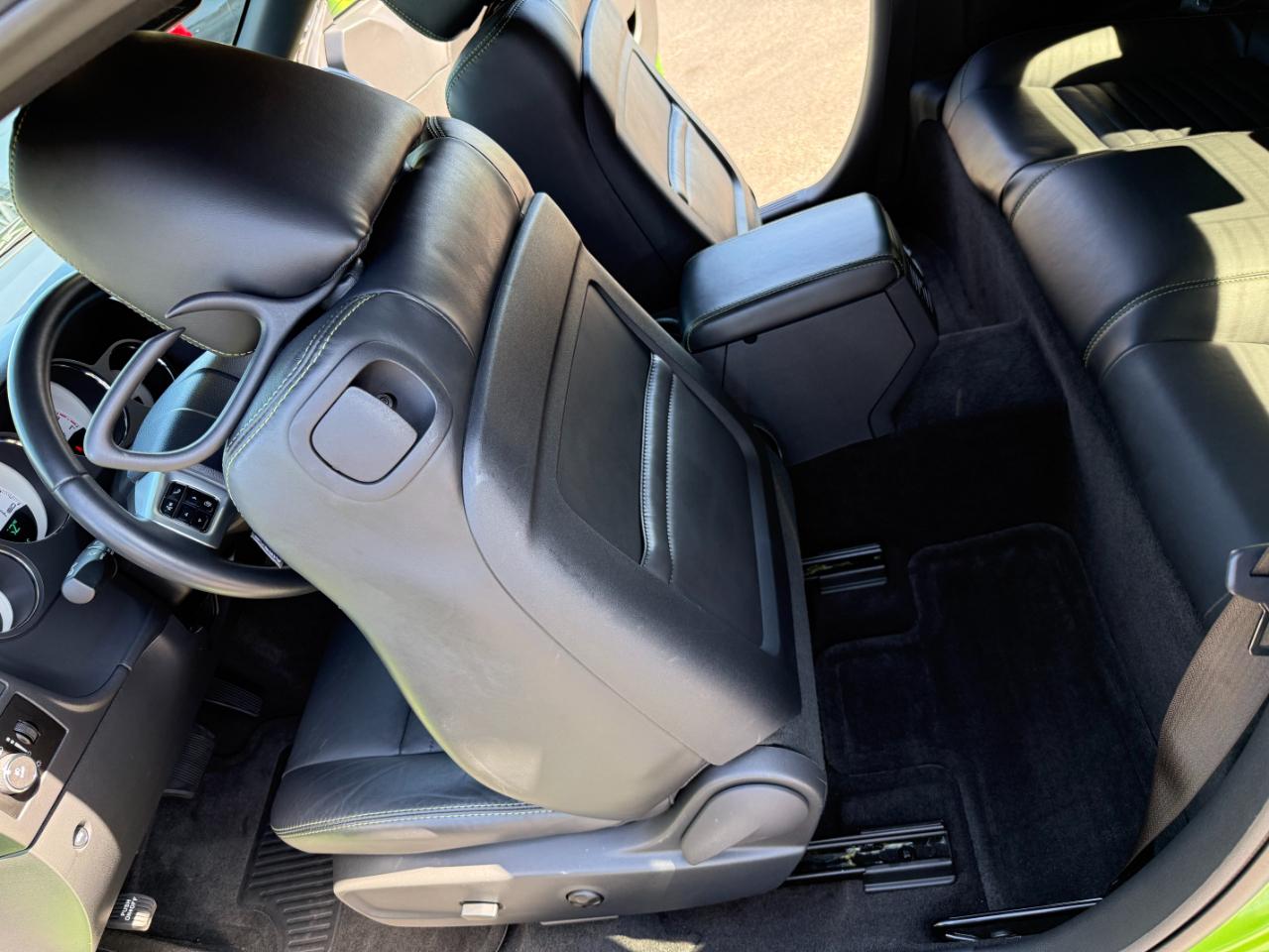 Dodge Challenger 2dr Cpe R/T Classic 2011